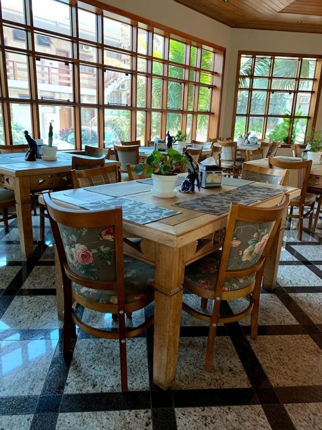 Hotel Pousada Santa Rita ฮิเบเราเปรโต ภายนอก รูปภาพ