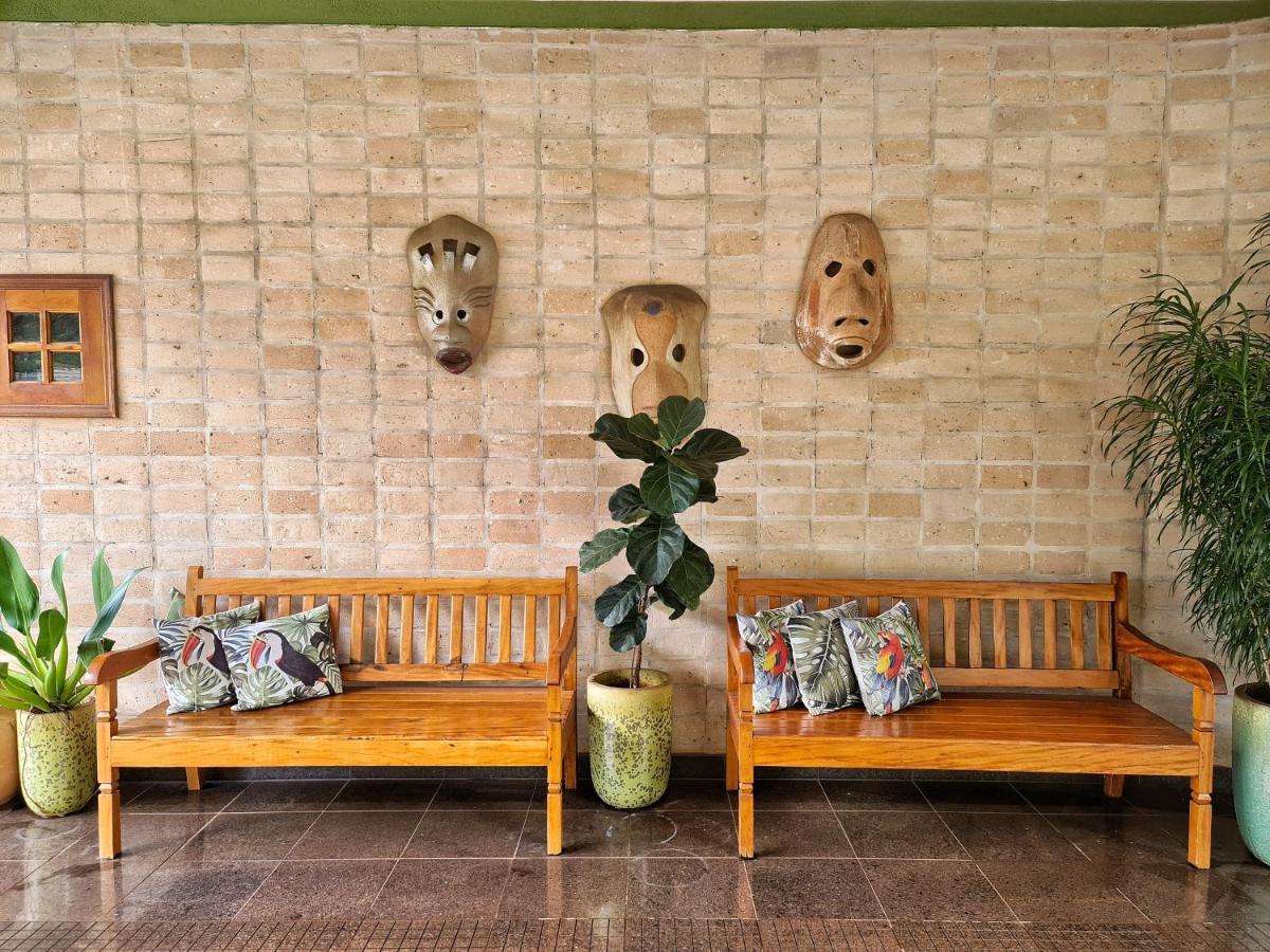 Hotel Pousada Santa Rita ฮิเบเราเปรโต ภายนอก รูปภาพ