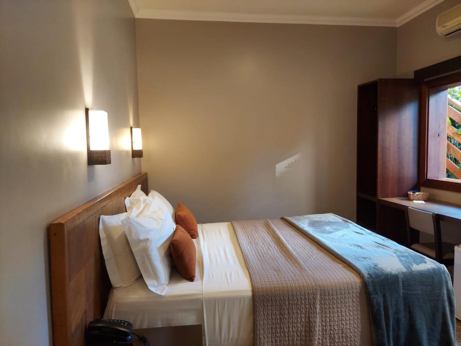 Hotel Pousada Santa Rita ฮิเบเราเปรโต ภายนอก รูปภาพ