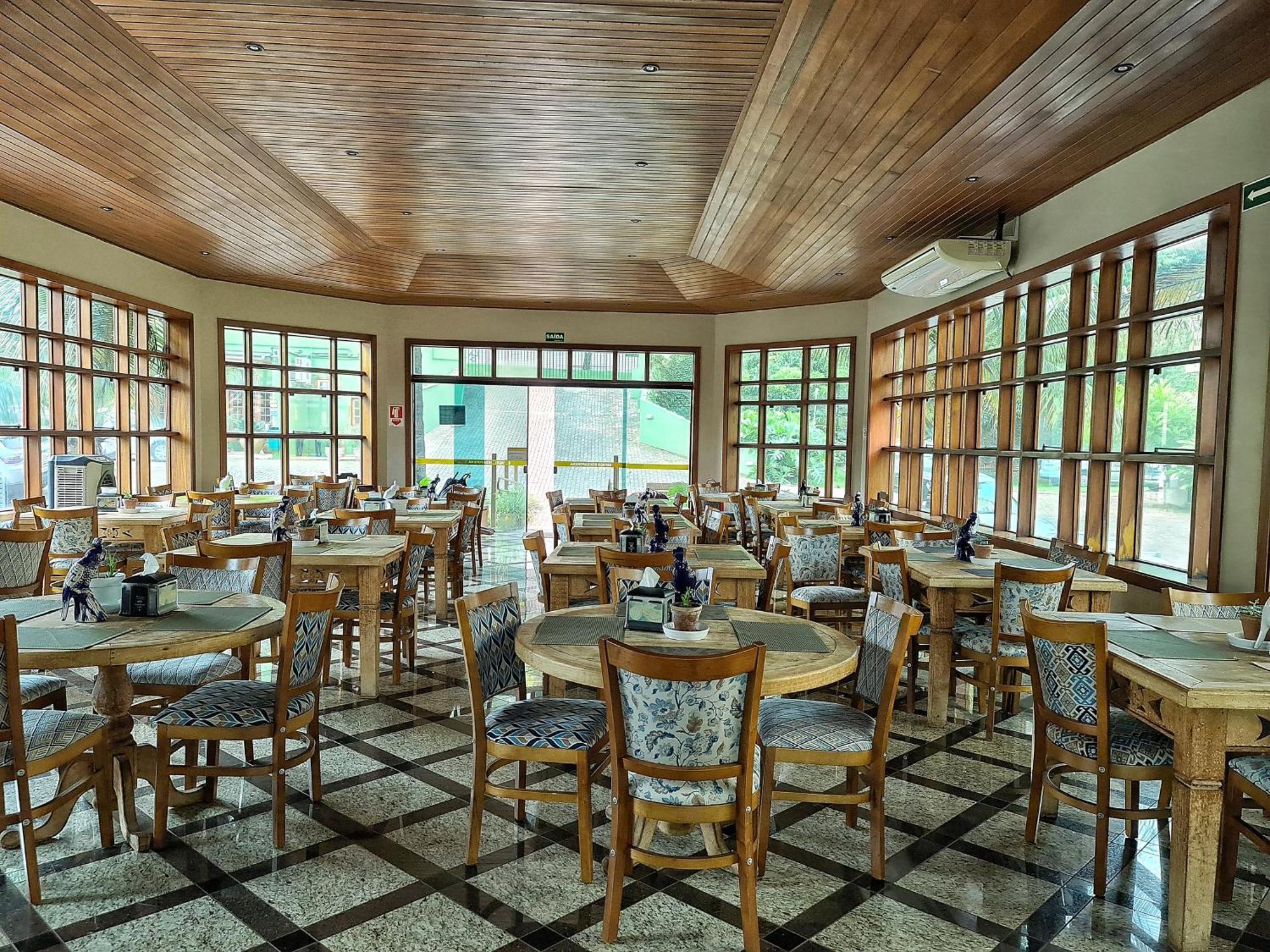 Hotel Pousada Santa Rita ฮิเบเราเปรโต ภายนอก รูปภาพ