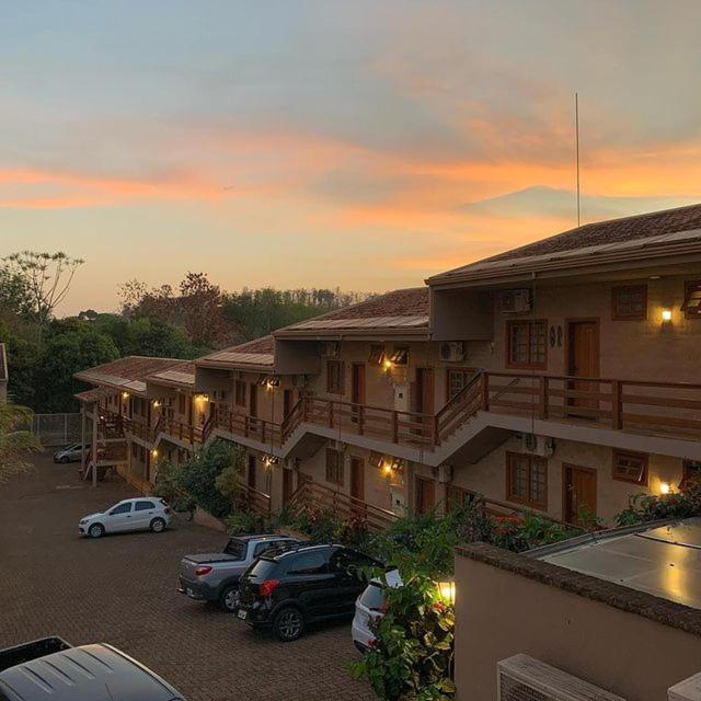 Hotel Pousada Santa Rita ฮิเบเราเปรโต ภายนอก รูปภาพ