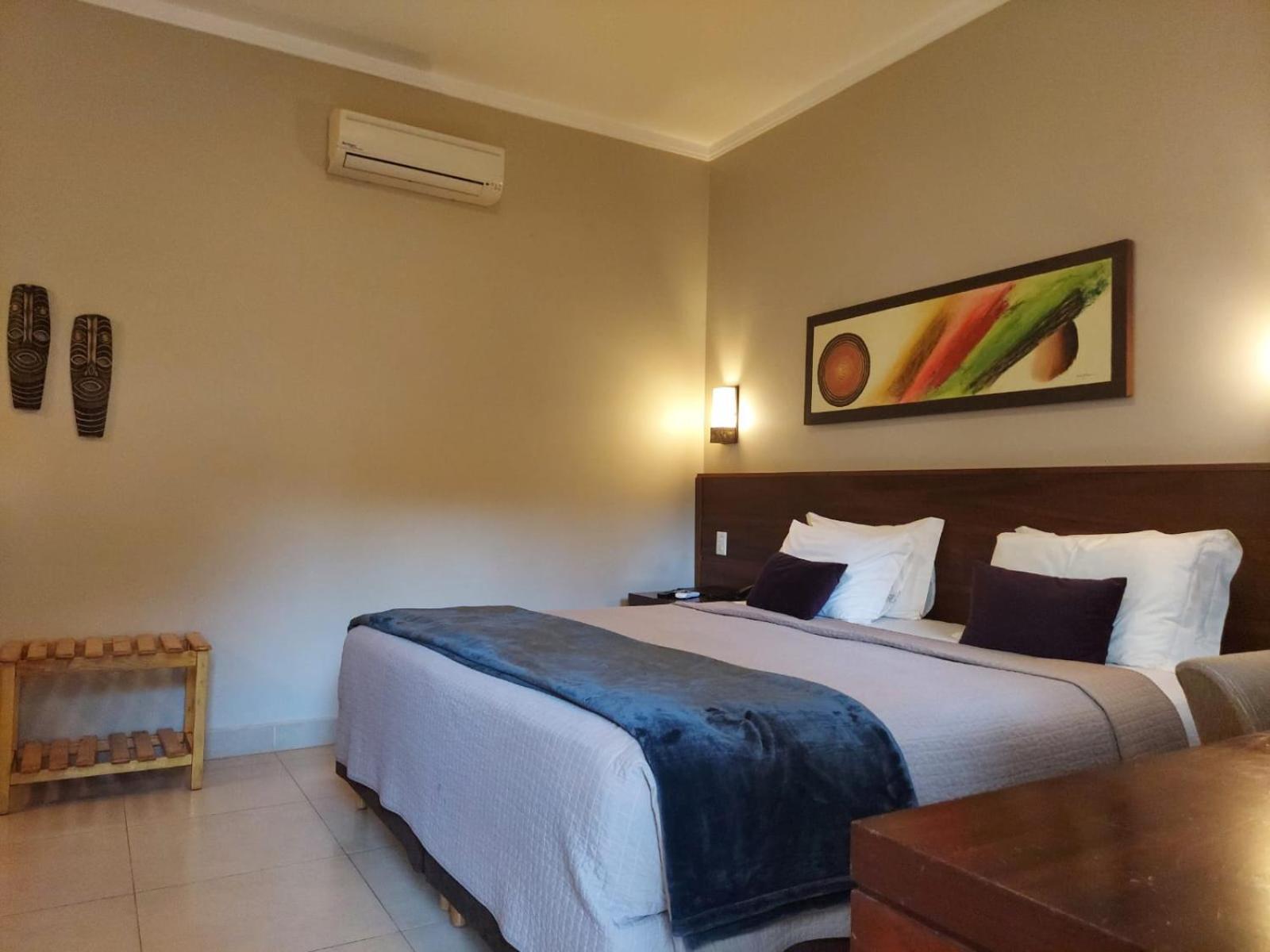 Hotel Pousada Santa Rita ฮิเบเราเปรโต ภายนอก รูปภาพ