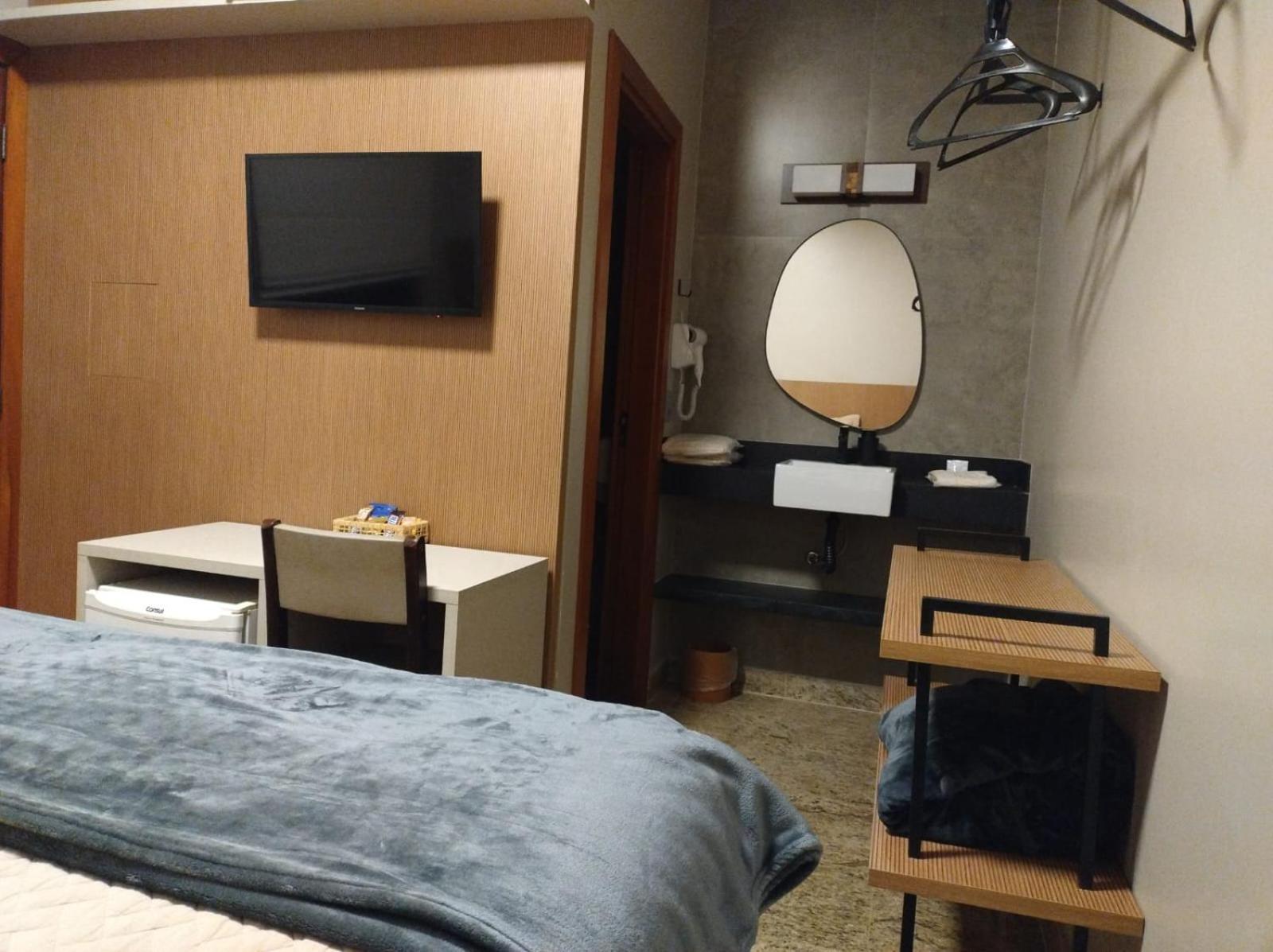 Hotel Pousada Santa Rita ฮิเบเราเปรโต ภายนอก รูปภาพ